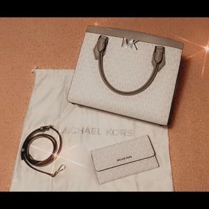 Michael Kors SET Mott Satchel w/matching wallet